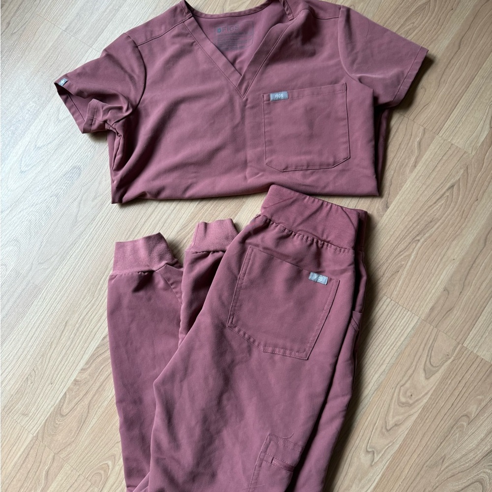 Figs Mauve set